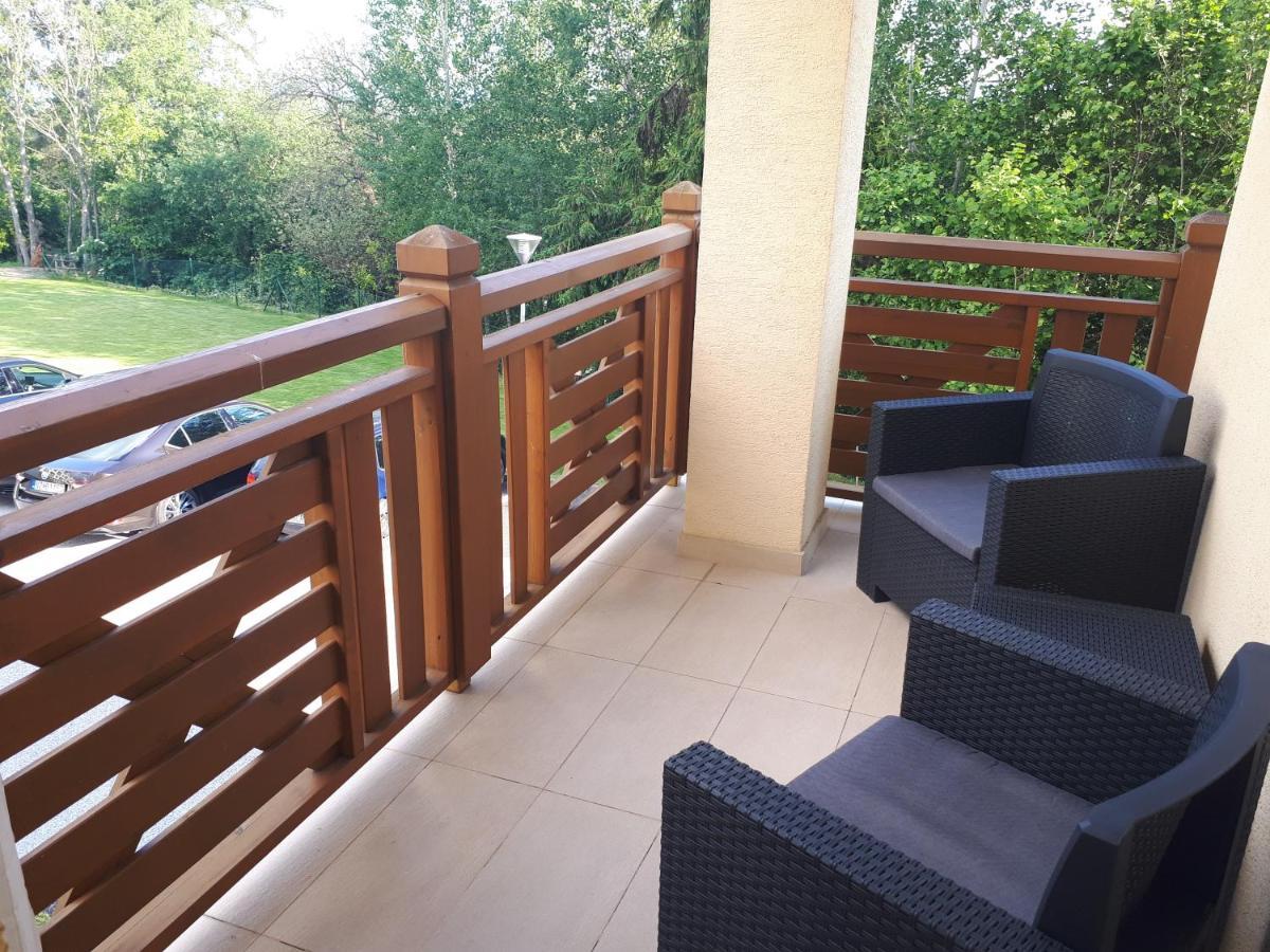 Apartman V Starej Lesnej S Balkonom Stará Lesná Exteriör bild
